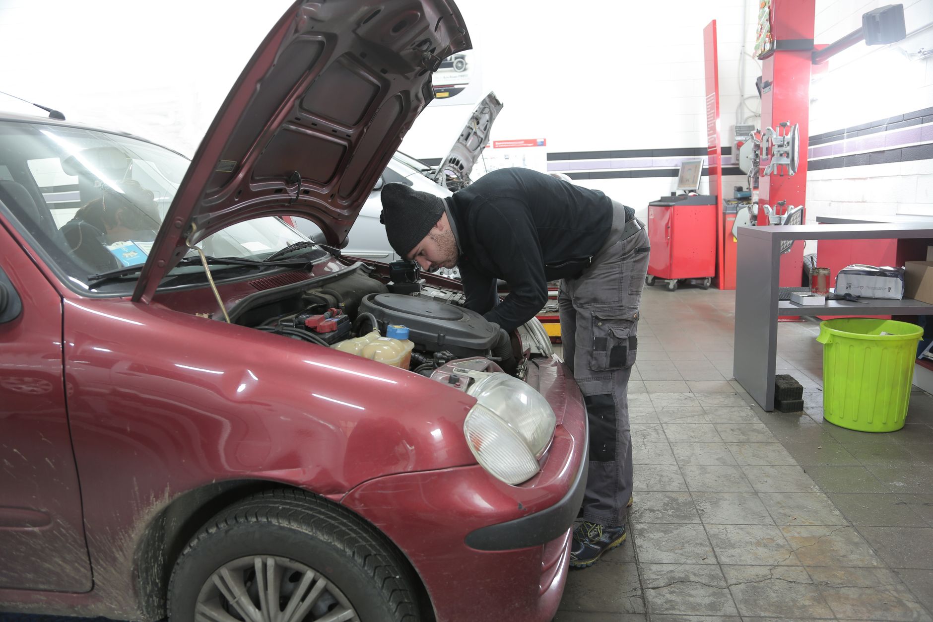 Réparation voiture équipe à Dijon